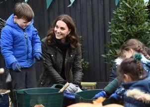 吃瓜群众欧若拉,揭秘吃瓜群众欧若拉的瓜田奇遇记